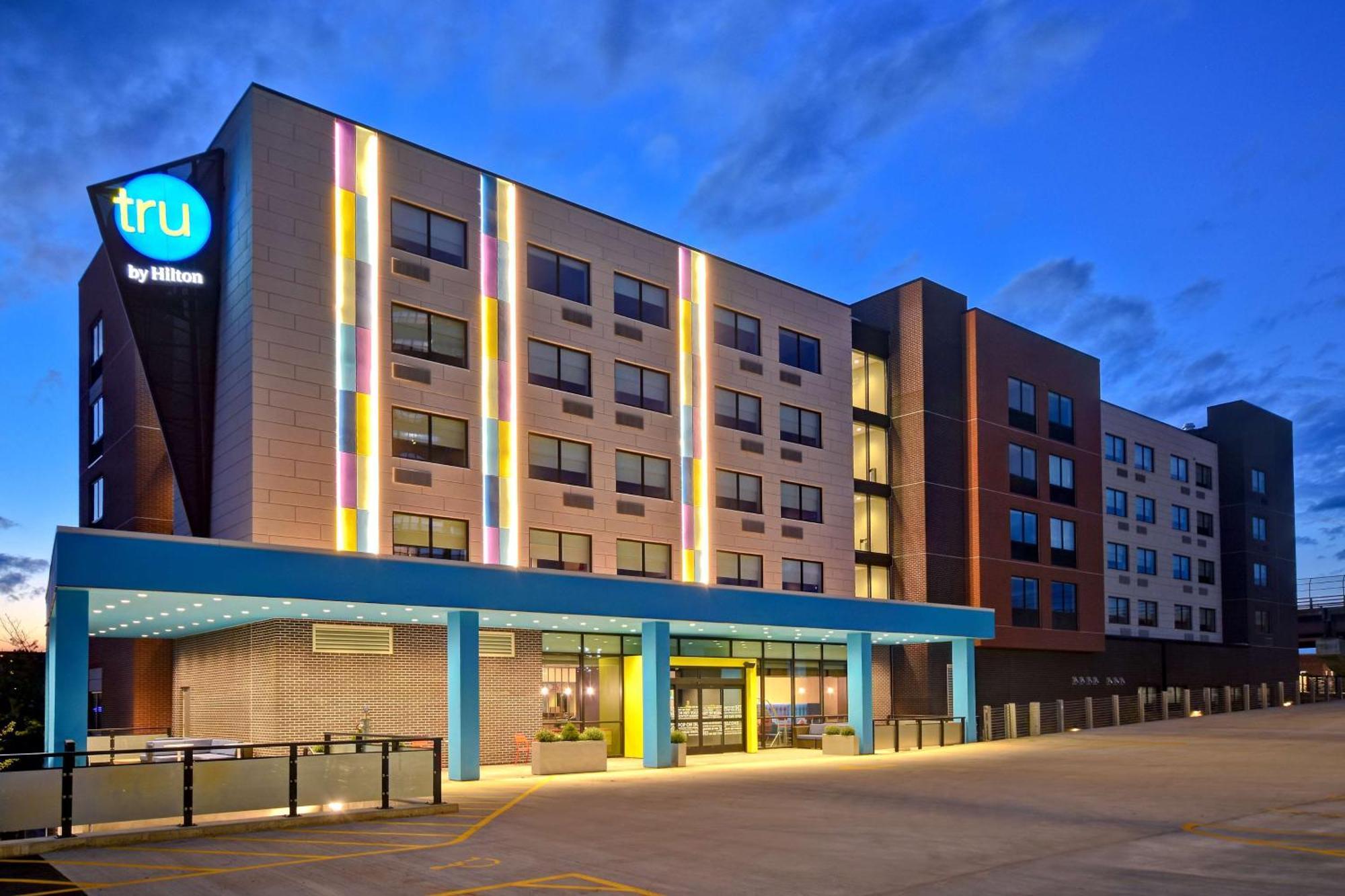 Tru By Hilton Manchester Downtown Екстериор снимка